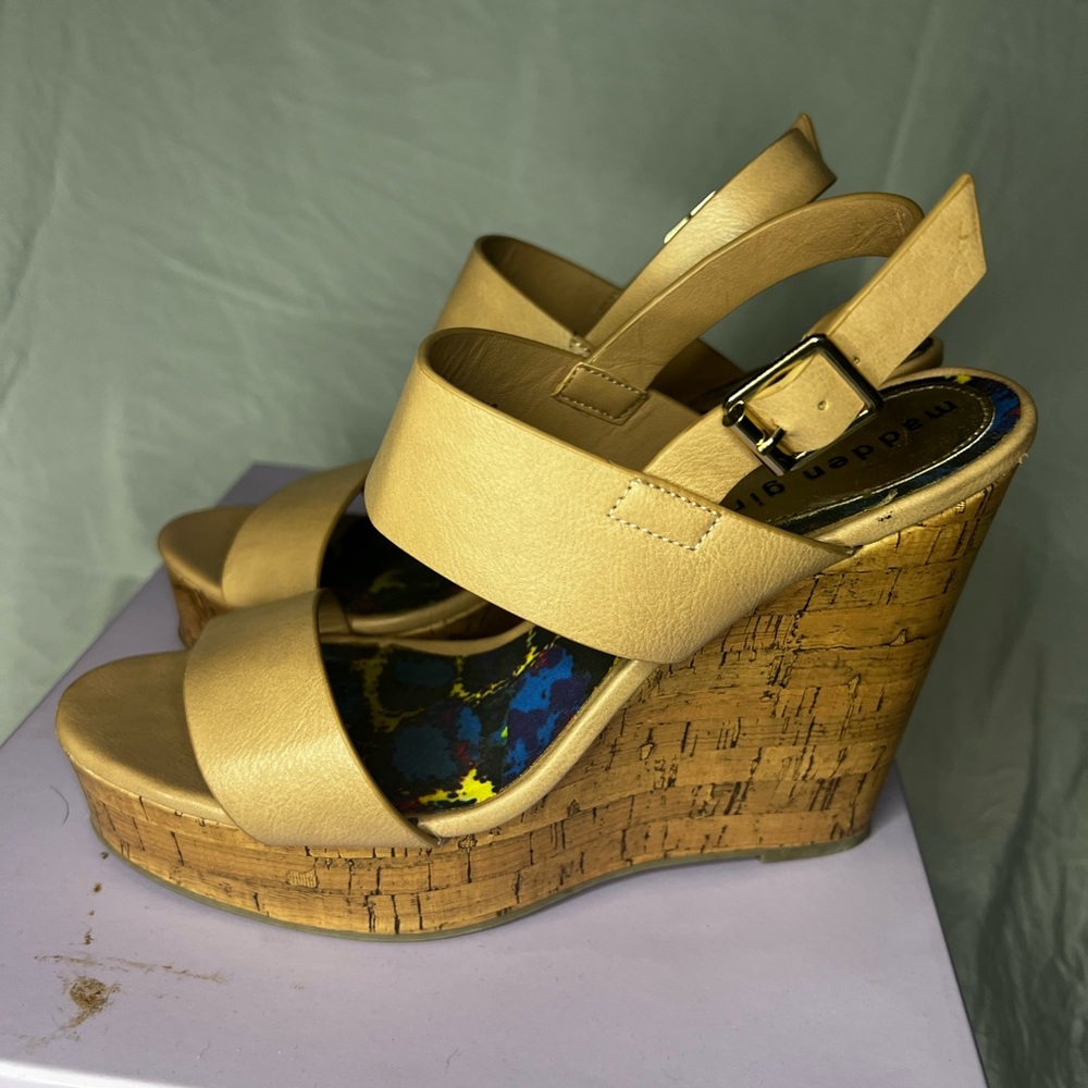Madden girl wedged heel